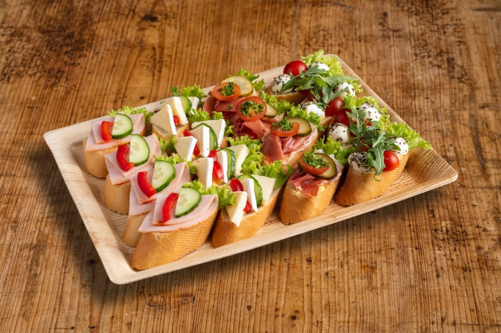 16er Mini Laugen Hot-Dog Platte - bärlifood Business Catering