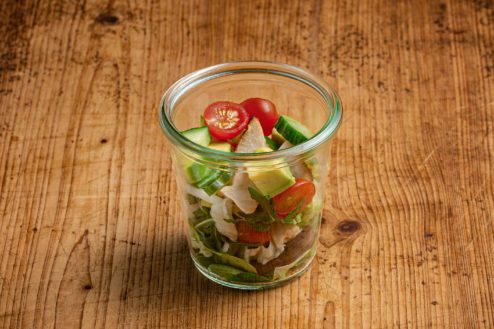 Avocado Salat mit Hähnchenbrust im Weckglas