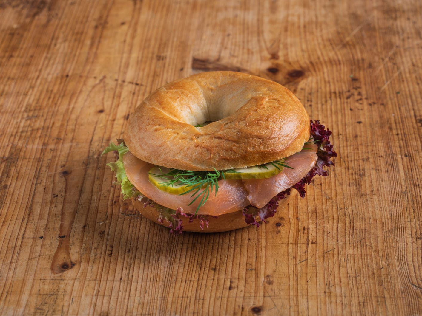 Bagel mit geräuchertem Lachs