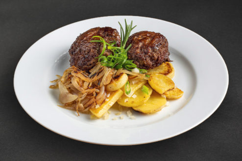 Berliner Bouletten mit Röstkartoffeln