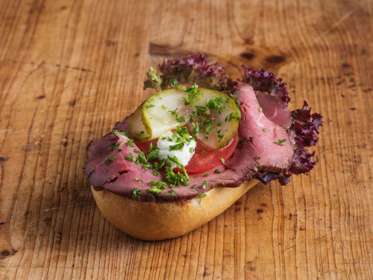 Brötchen mit Roastbeef - bärlifood Business Catering