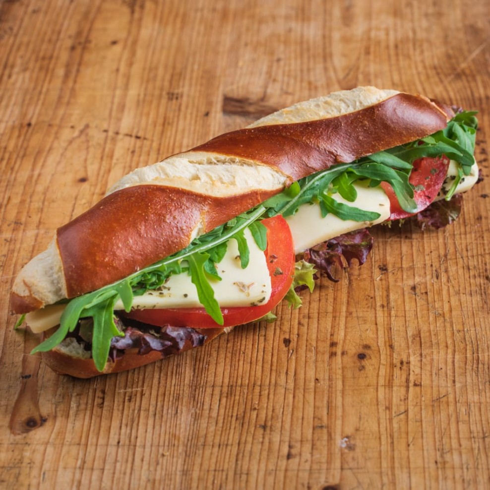 Laugenstange belegt mit Camembert - Business Catering in Berlin