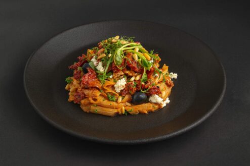 Pasta mit Feta, Pinienkernen und Oliven fürs Business Catering Berlin