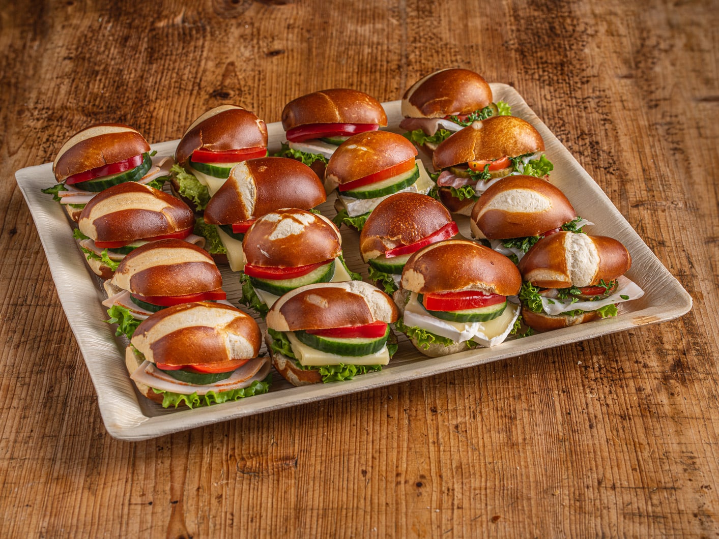 16er Mini Laugen Sandwich Platte bärlifood Business Catering