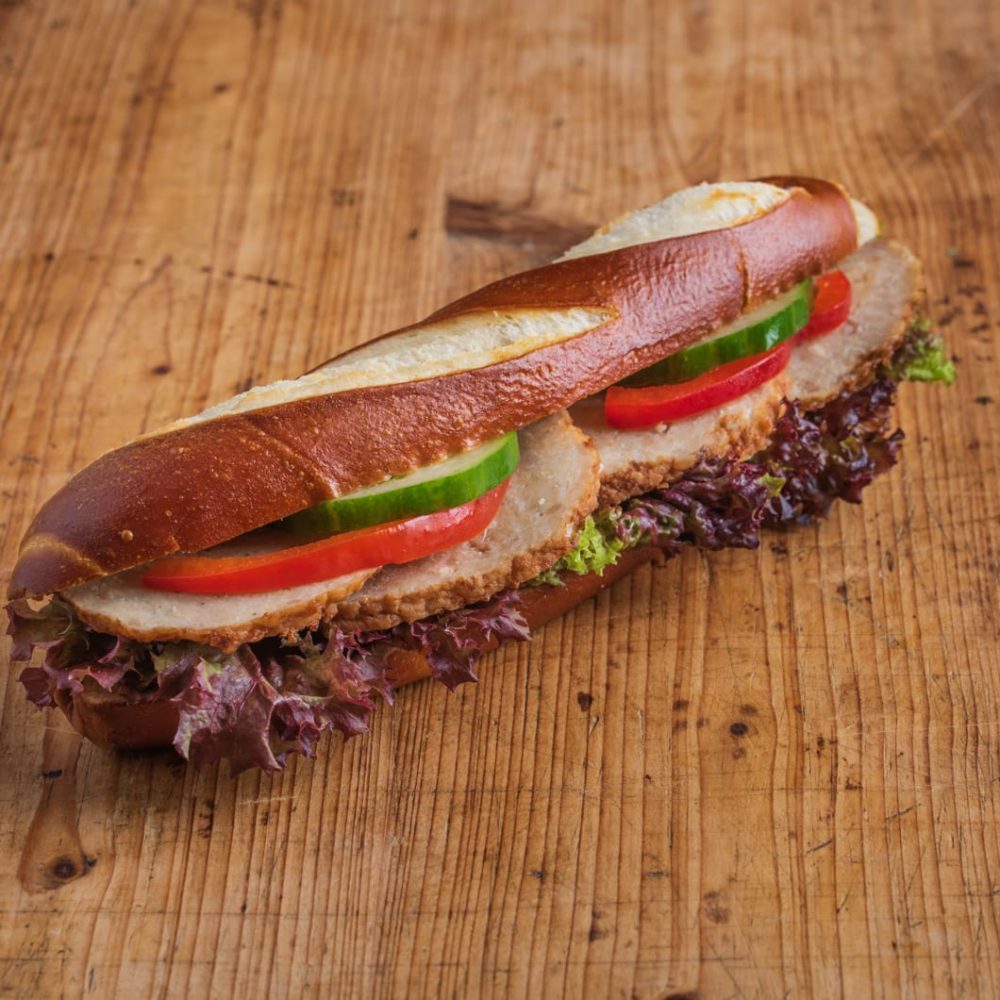 Laugenstange mit Serrano-Schinken - bärlifood Business Catering