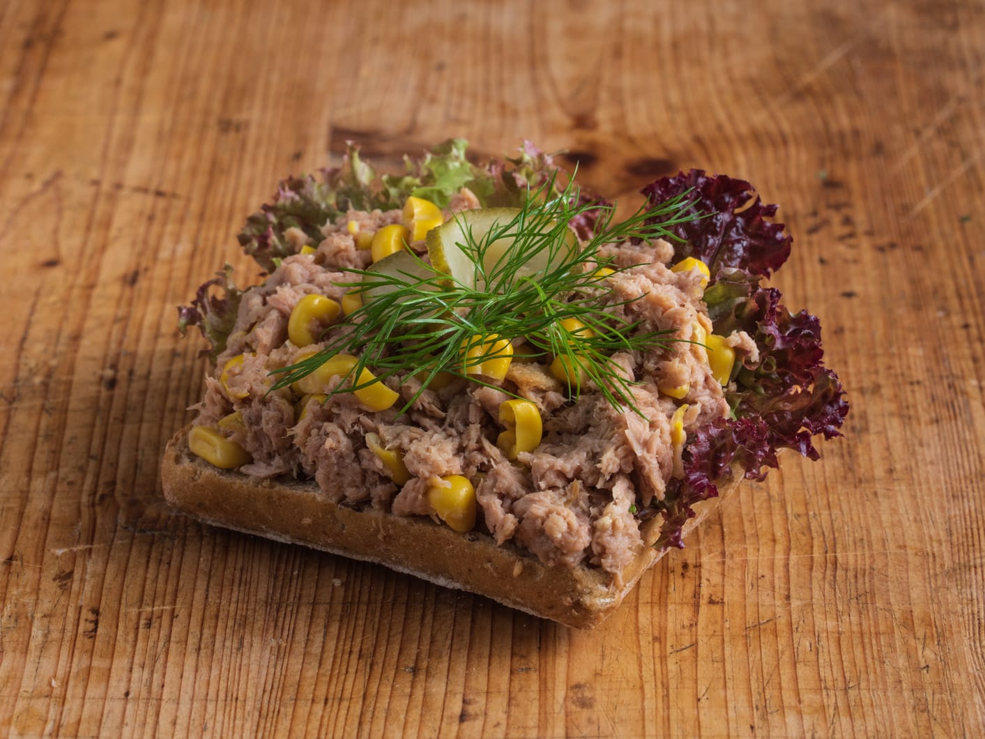 Vollkorn-Brötchen mit Thunfisch - bärlifood Business Catering