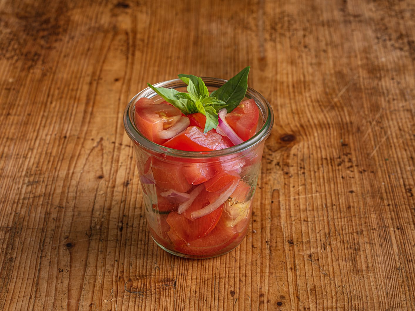 Tomaten-Zwiebel Salat im Weckglas - bärlifood Business Catering