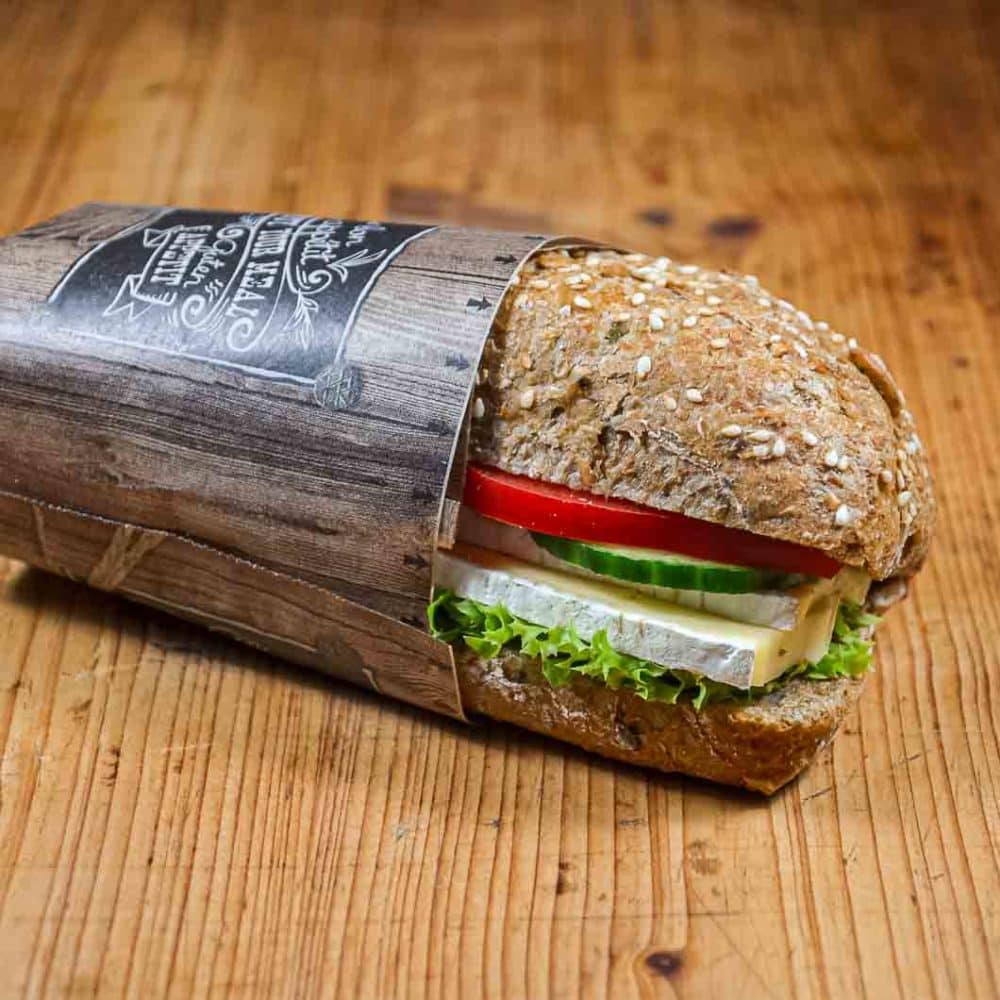 Vollkorn-Brötchen mit Frikadelle | einzeln verpackt - bärlifood ...