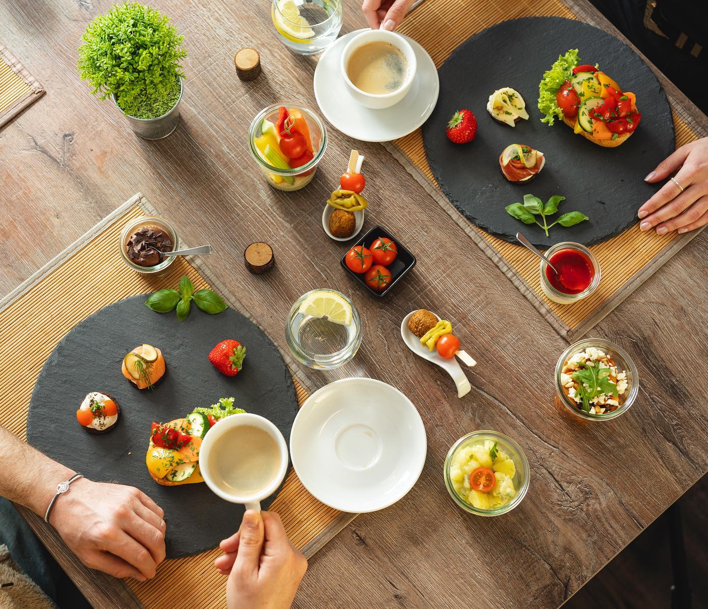 12er Mini Laugen Sandwich VEGAN - bärlifood Business Catering