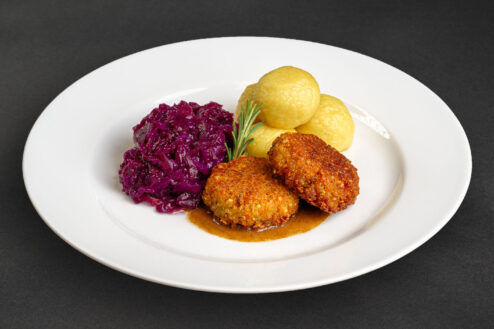Quinoa Bratling - Rotkohl & Knödel