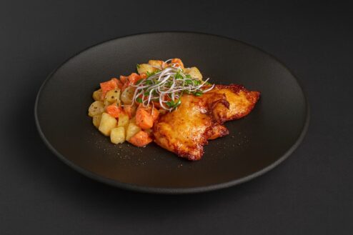 Gebackenes Hähnchenfilet mit Wurzelgemüse